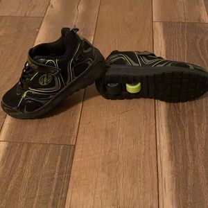 Boys Heelys size 3